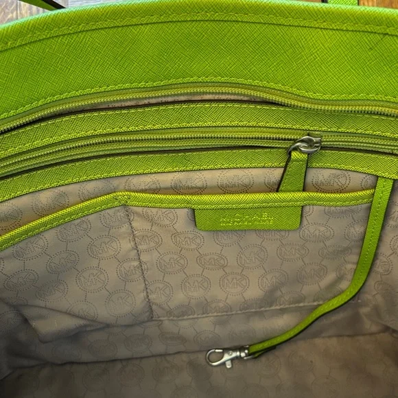 Michael Kors Lime Green Tote Bag - Picture 6 of 9